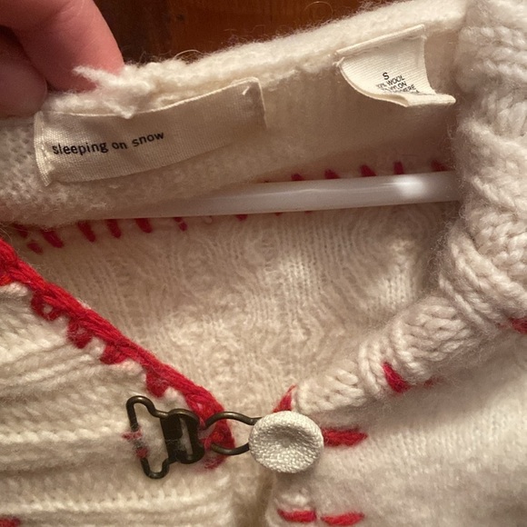 Sleeping on Snow Sweater - Picture 7 of 7